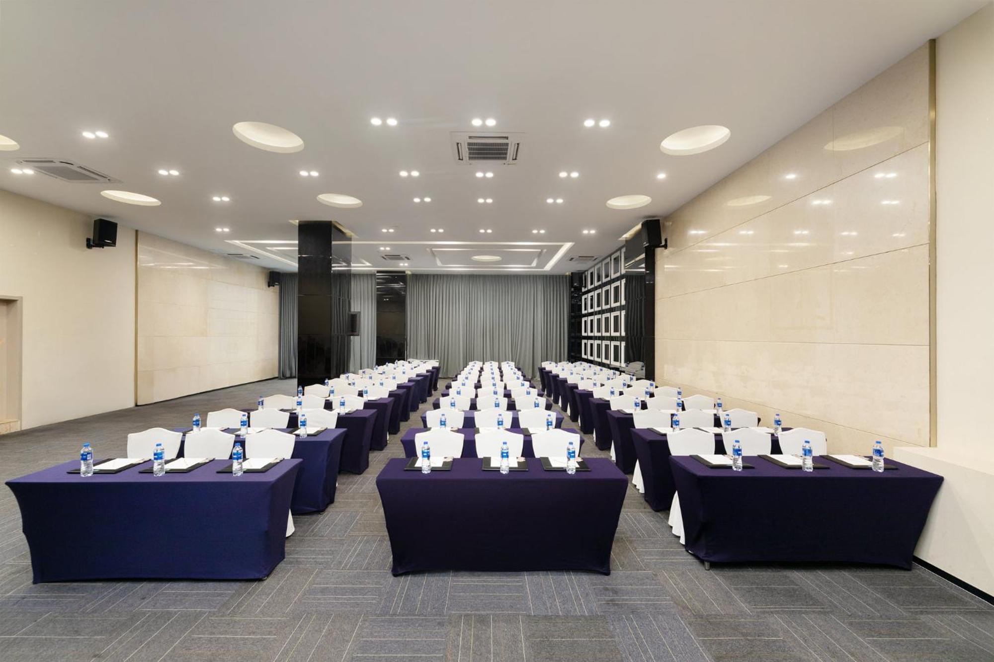 Holiday Inn Express Chengdu Wuhou By Ihg-Wuhou Temple And Jinli Esterno foto
